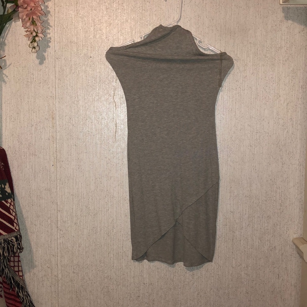 Causal dress